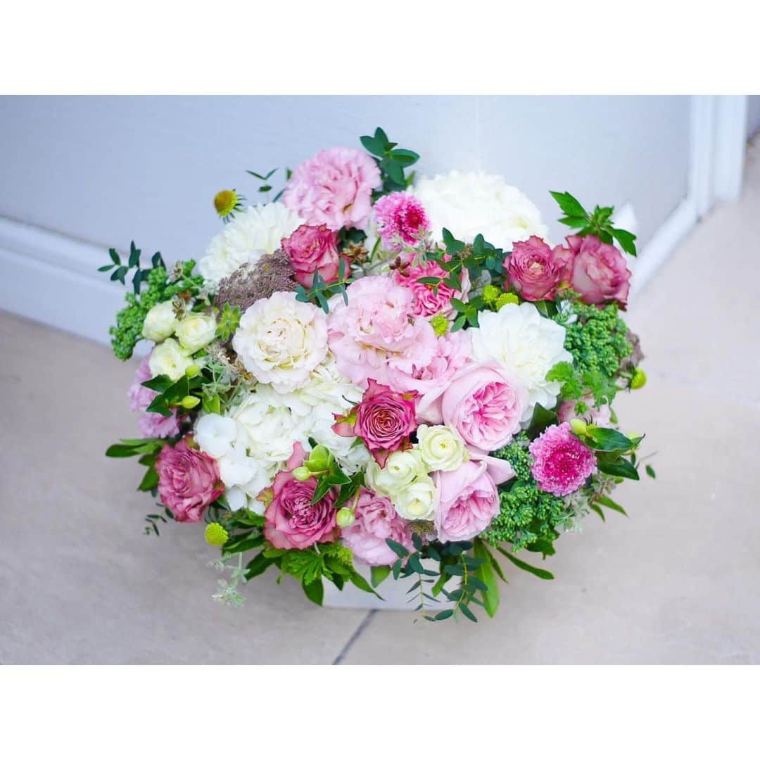 石井美保さんのインスタグラム写真 - (石井美保Instagram)「男前😂😂 美的様、素敵なお花をありがとうございます。#美的」6月22日 13時36分 - miho_ishii