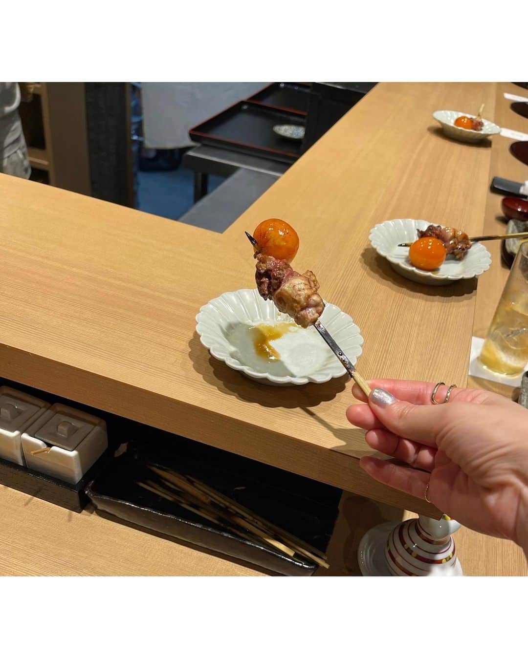 佐々木希さんのインスタグラム写真 - (佐々木希Instagram)「#おみ乃神谷町 焼き鳥♡ 季節を感じられるお料理と交互に出てきて、沢山食べたのに最後まで全く飽きずどれも美味しかった…🥺 じゅんさいが秋田のものだとお聞きして嬉しかったな✨」6月23日 10時22分 - nozomisasaki_official