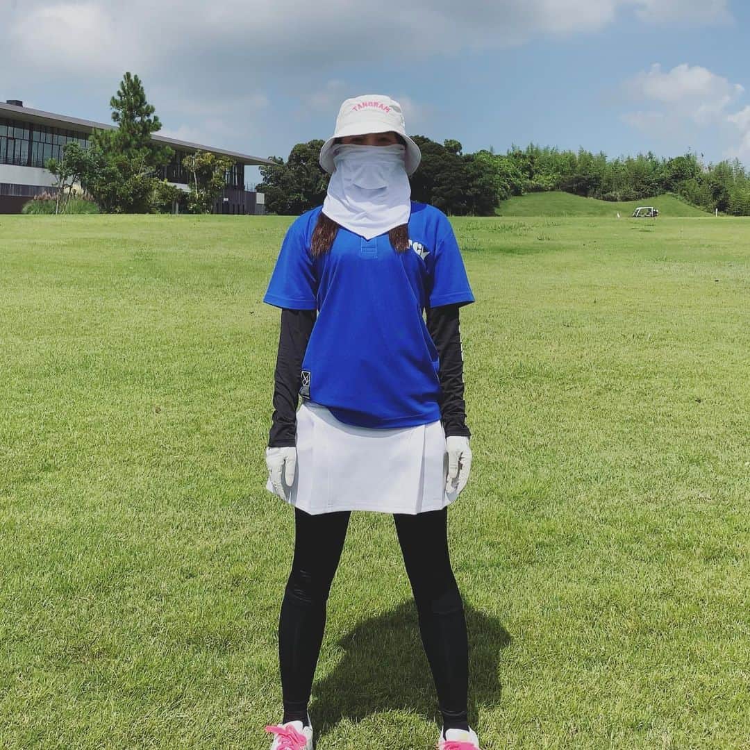 入来茉里さんのインスタグラム写真 - (入来茉里Instagram)「午後からは 日焼け対策 完全防備♡ 12回目のラウンド ベスト更新 スコア102🏌️‍♀️⛳️でした☺️  #golf #golfstagram #golfwear #tangram #ゴルフ #ゴルフ女子  #ゴルフコーデ #ゴルフウェア #タングラム」9月4日 14時44分 - iriki.mari_official