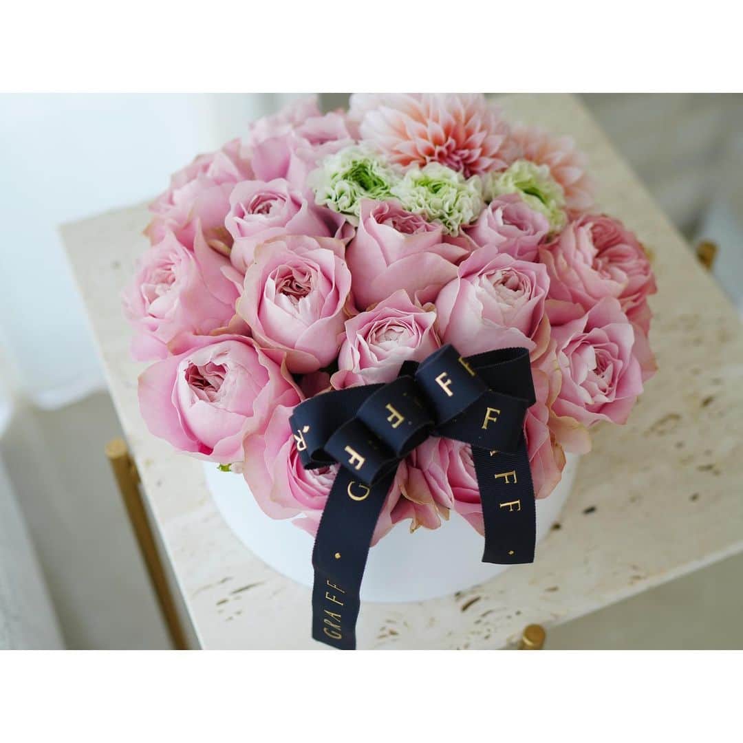 石井美保さんのインスタグラム写真 - (石井美保Instagram)「GRFFから、Valentine’s day にお花と香水が💎 6種の中