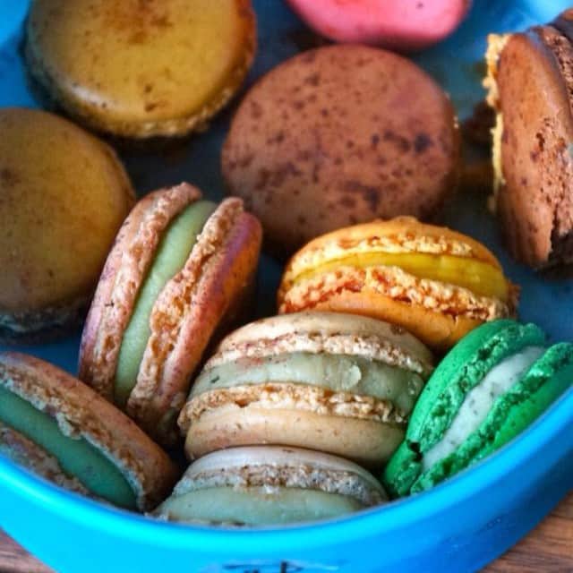 Pierre Hermeのインスタグラム：「How can we not drool looking at these pieces of heaven? #pierrehermemacarons at its best :)❤ I guess people all over the world adore macarons. Which country are you from?」