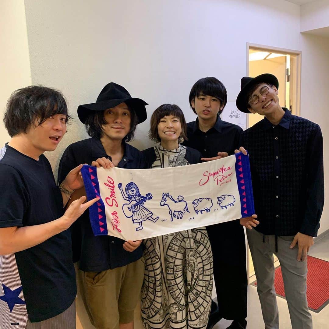 住岡梨奈のインスタグラム：「本日、大阪公演！﻿ ﻿ 来て観て聴いてくださった皆さま、﻿ どうもありがとうございました😊﻿ ﻿ みんなが笑顔なの見ていたら﻿ 溢れちまいました。﻿ あぁ ﻿ ありがとうね。﻿ ﻿ #笑顔のために」