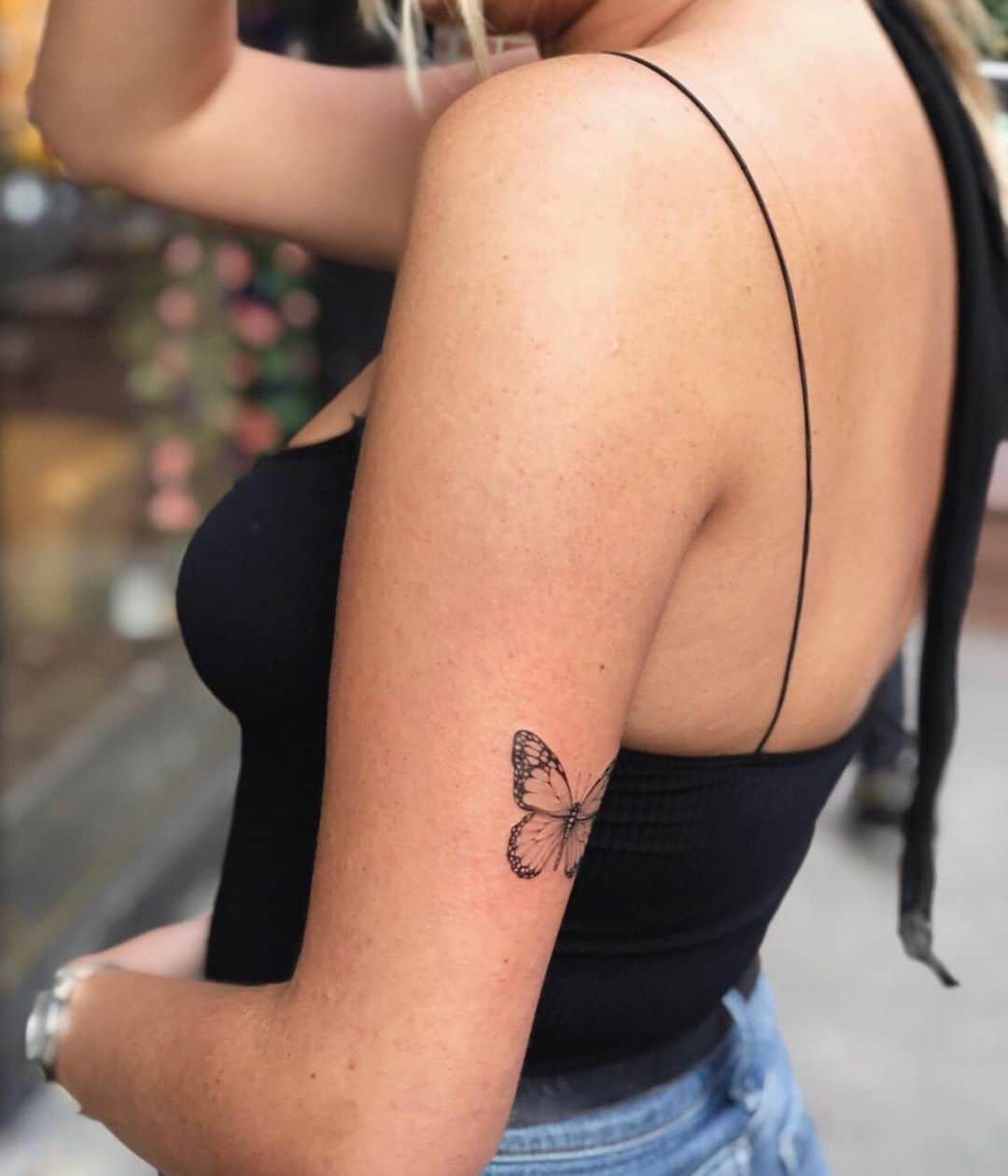 のインスタグラム：「I’m so in love with this 🦋#tattoo #butterfly」