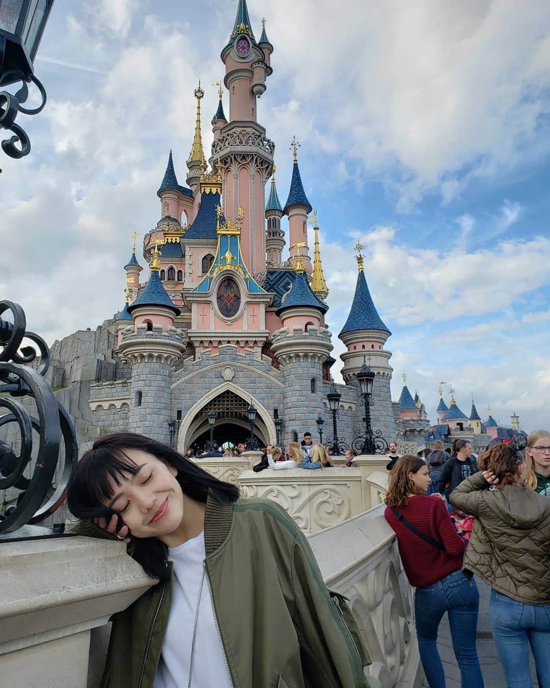 松井愛莉さんのインスタグラム写真 松井愛莉instagram Disneyland Paris パリで