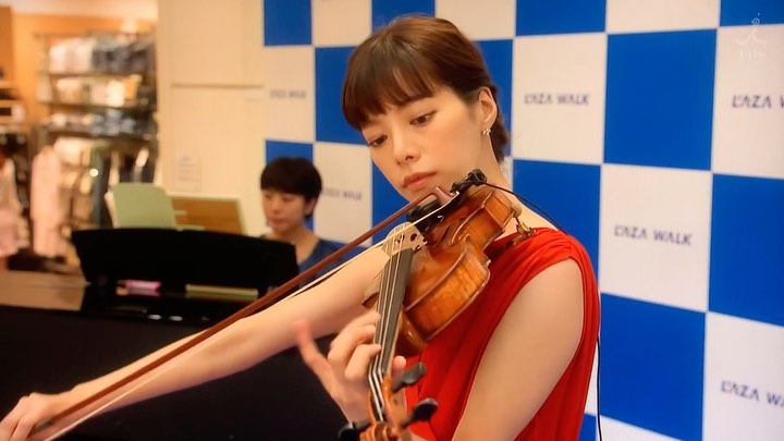 桜井ユキのインスタグラム：「バイオリン弾いてる😳🎻 #桜井ユキ #g線上のあなたと私  #久住眞於」