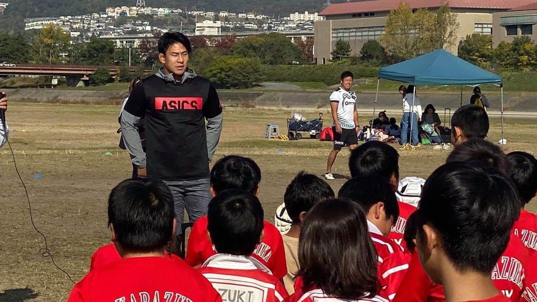 徳永祥尭さんのインスタグラム写真 - (徳永祥尭Instagram)「宝塚ラグビースクールに行ってきました！！ 生徒がワールドカップの効果で50人近く増えたみたいで、、、 嬉しい限りです^_^ いつも暖かく迎えてくれてありがとうございます😊  #TRS  #宝塚ラグビースクール #asics」11月17日 21時42分 - 23tokunaga