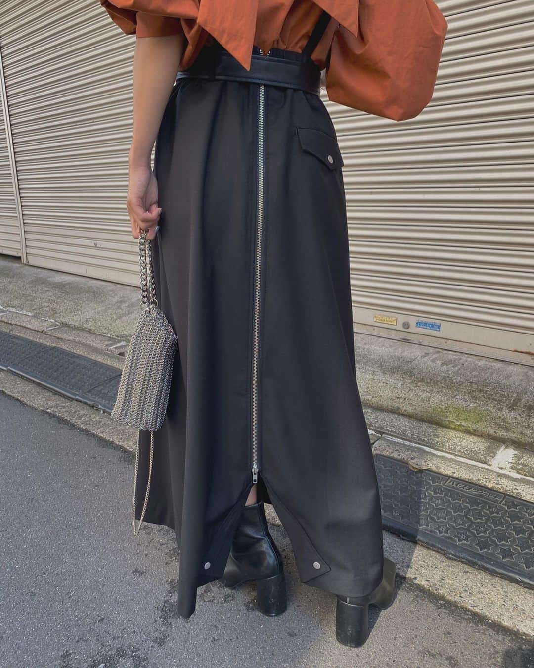 黒石奈央子さんのインスタグラム写真 - (黒石奈央子Instagram)「今月いっちゃん可愛いスカート . . RIDERS