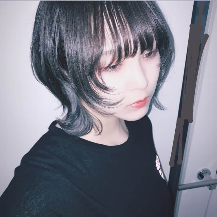 三田麻央さんのインスタグラム写真 三田麻央instagram 今日の髪型めっちゃウルフ強調