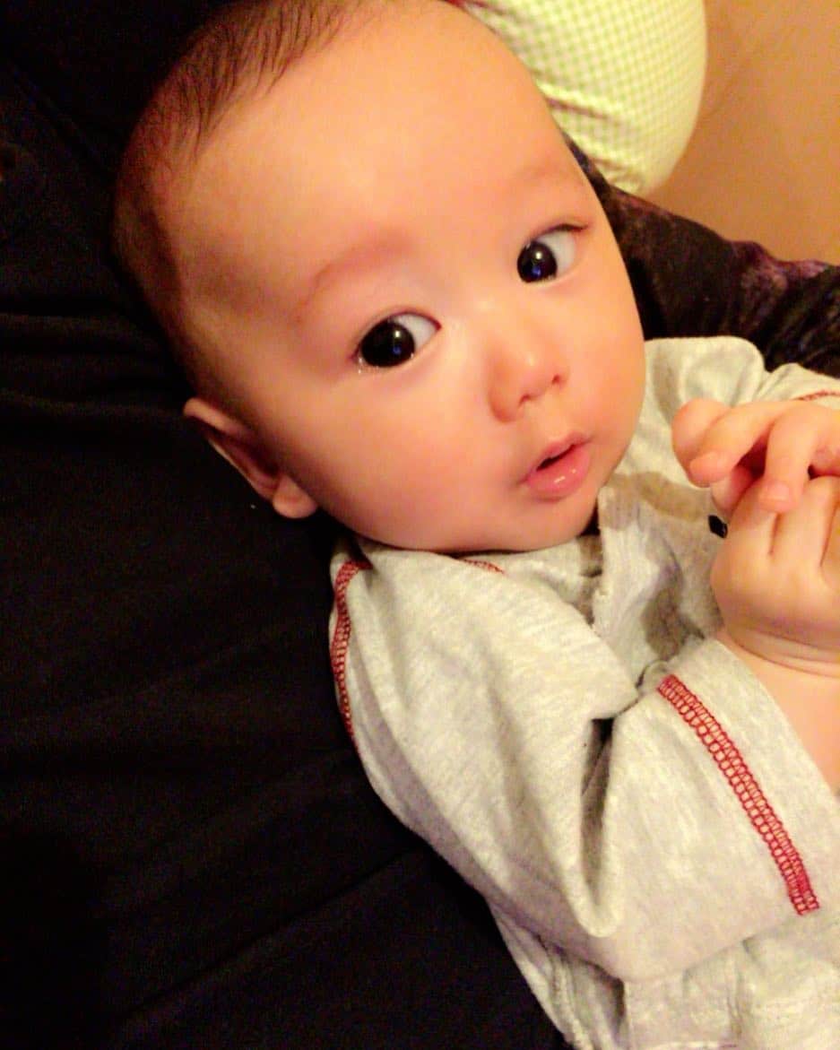 下田美咲さんのインスタグラム写真 下田美咲instagram ほっぺ可愛い 赤ちゃん 息子 Baby Combi