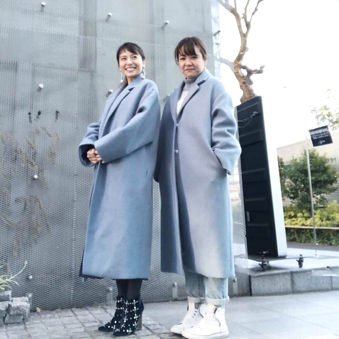 神戸蘭子さんのインスタグラム写真 神戸蘭子instagram「マネージャーさんとコートがかぶった日 照れるよね ロングコート