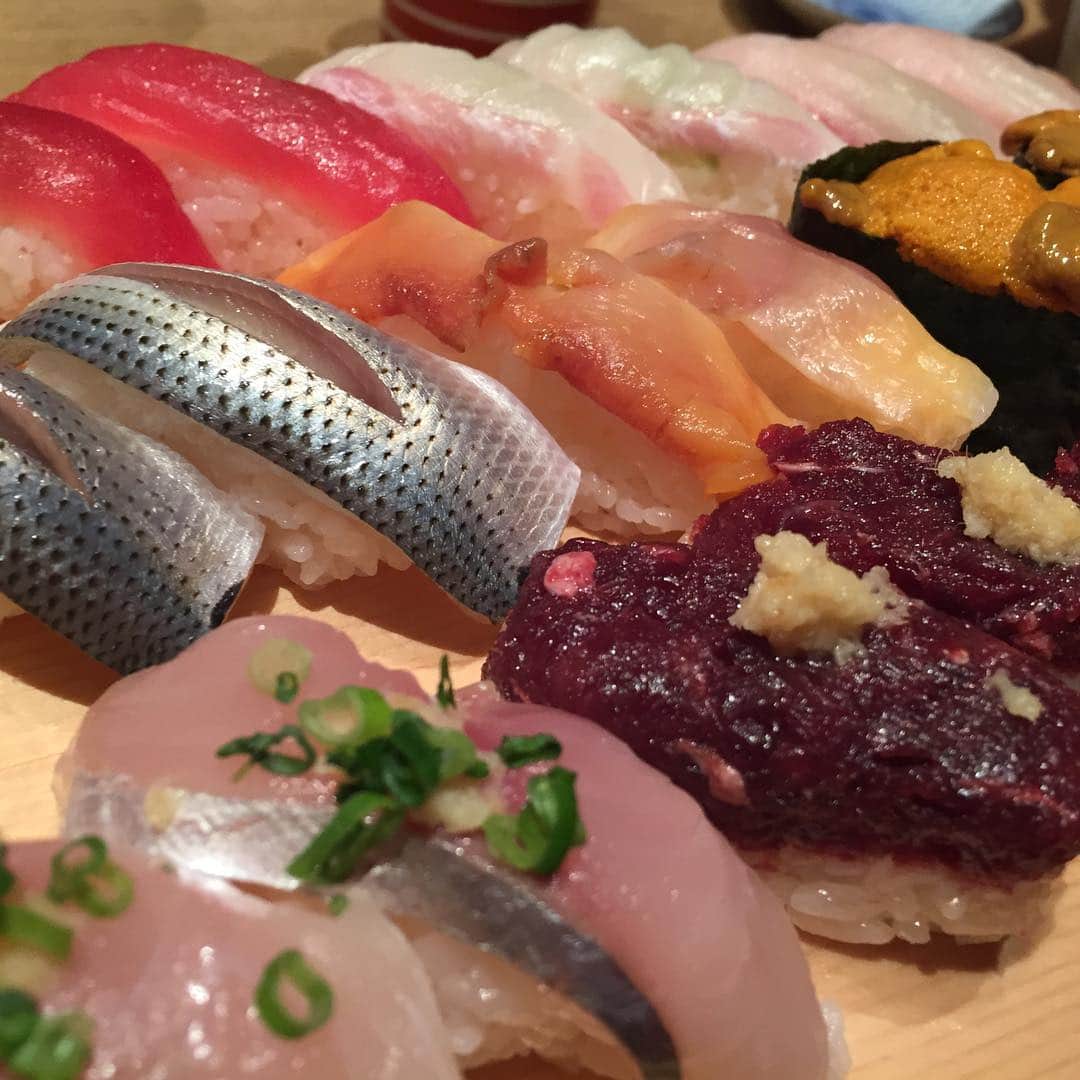 小雪のインスタグラム：「Beautiful Sushi ✨🍣」