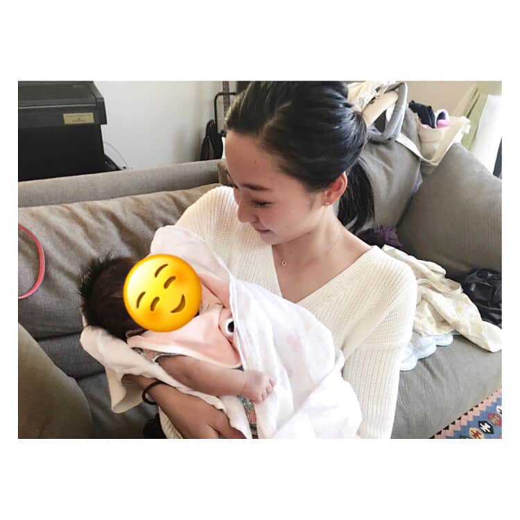 畠山愛理さんのインスタグラム写真 - (畠山愛理Instagram)「… 従兄弟の赤ちゃんと はじめまして☺️