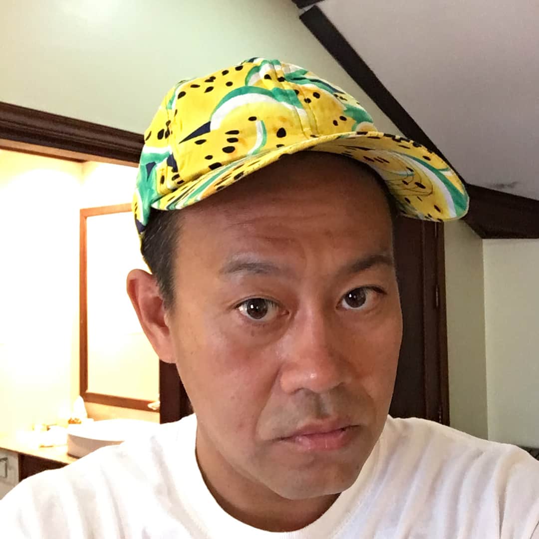 宮川大輔さんのインスタグラム写真 宮川大輔instagram 夏の帽子買いました 黄色スイカの帽子 バナナの帽子 こっちのビールの帽子 一つ 300 ダサいけど好き 1番好きなんは黄色スイカ 7月30日 18時36分 Miyagawadai