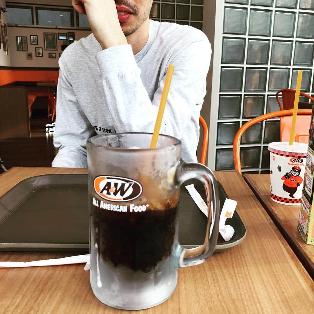 川崎亘一さんのインスタグラム写真 - (川崎亘一Instagram)「初めて飲みました。」1月27日 17時47分 - kawasaki_kouichi