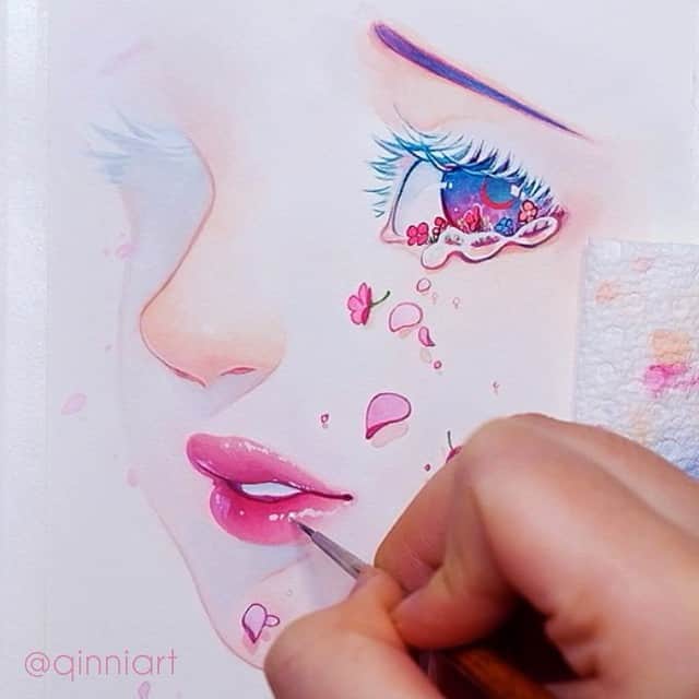 Qing Hanのインスタグラム：「How To (mess up then fix) Draw Lips. 😂~ 💋 Glossy or matte lips? I dunno why but I've always really loved glossy lips ♪(´ε｀ ) • • • Editing this smallll part took kinda long too loll. I'm gonna edit the while video later, just dunno when yet cause I'm working on the 3rd cover for..well, you guys will see eventually haha. I'm just very slow at working on anything these days cause back pain xD • Before I woke up I dreamed that my chest scar was all reduced to the point where it was hardly visible looool. I was so disappointed when I woke up 😂😭😭. The disappointment was so palpable I had to share lmaooo ~ oh well haha 😆 • Ps, thank you guys for all the birthday wishes and coffee 💕💕💕~ • • • #illustration #painting #lips #howto」