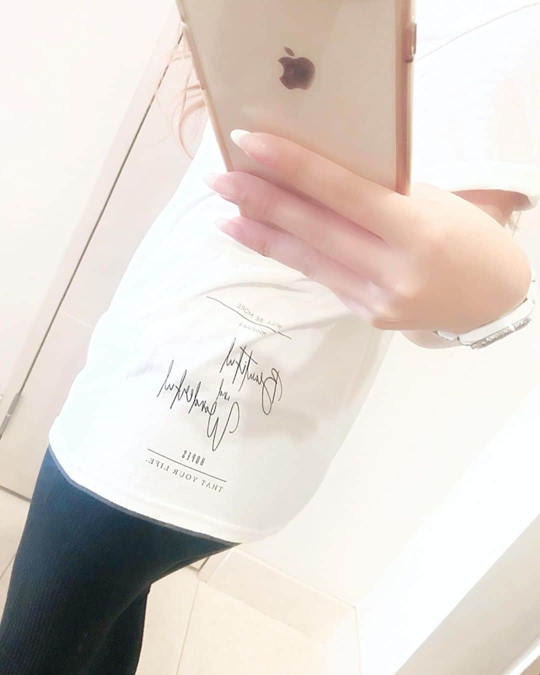桃華絵里さんのインスタグラム写真 - (桃華絵里Instagram)「前回 大人気だった mocoa's ロンTの Tシャツバージョンサンプル
