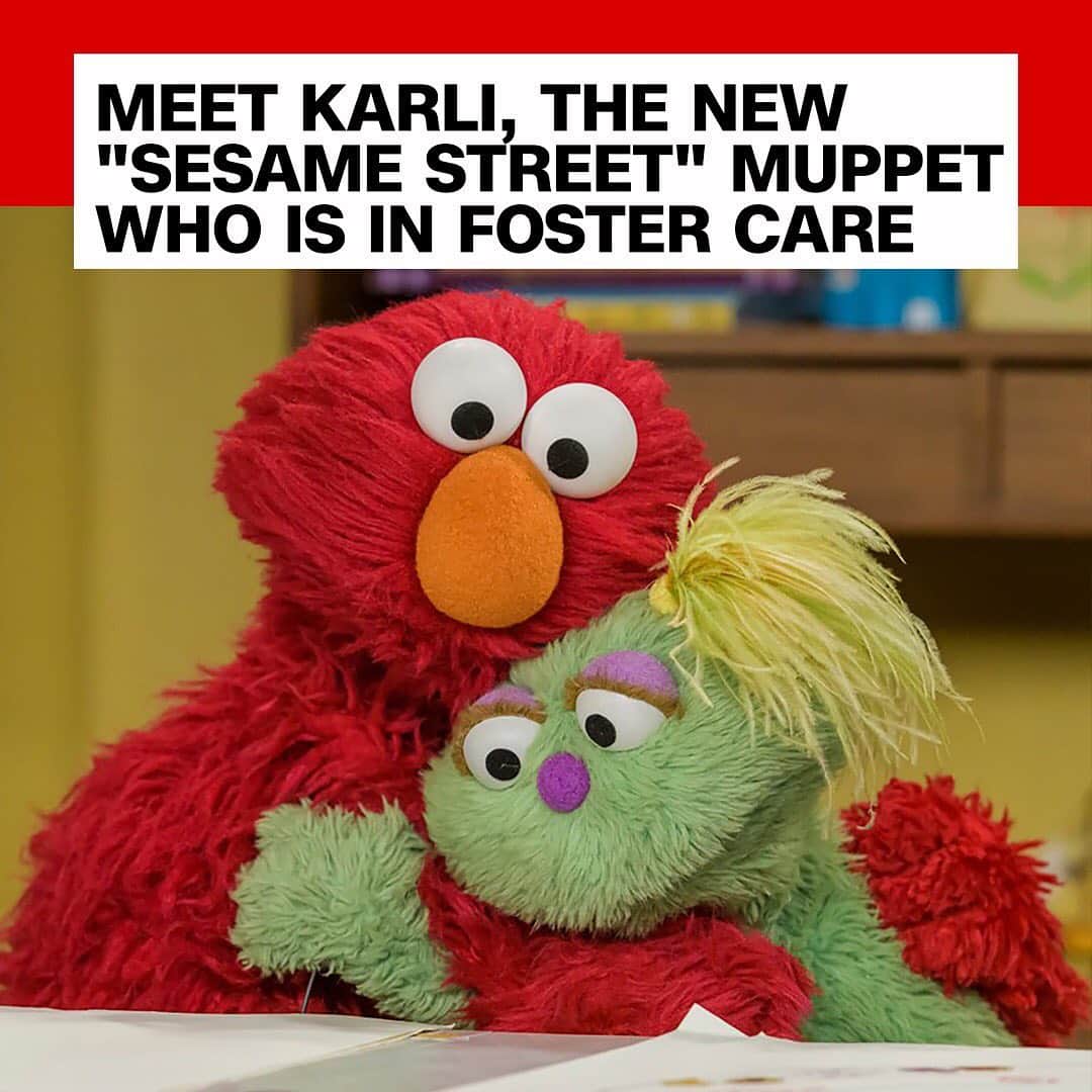 Cnn Cnninstagram Elmo Has A New Friend On Sesame Street Named Karlie And She