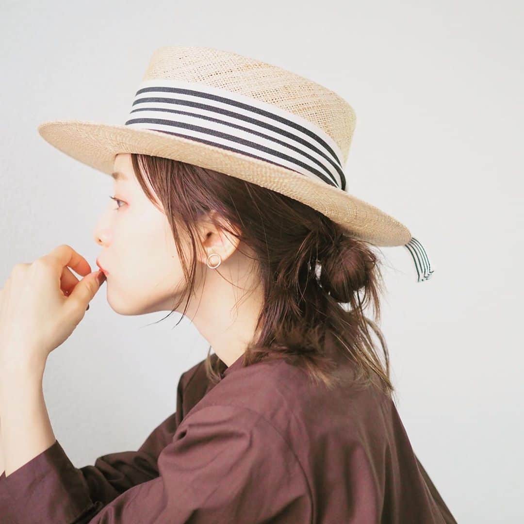 田中亜希子さんのインスタグラム写真 田中亜希子instagram 今年は Chapeaud O の帽子を 悩んだ末にブラックのリボンを最初購入しましたが やはりこちらも気になってしまい 普段着は結構地味なので このくらいでも合わせやすくて良かったです