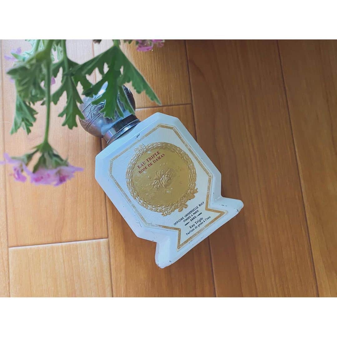 篠原真衣さんのインスタグラム写真 - (篠原真衣Instagram)「. . 香水教えて欲しいって言ってくれてたので、 香水苦手な私の酔わない