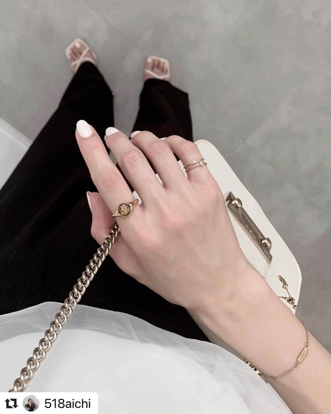 BIJOUPIKO(ビジュピコ)さんのインスタグラム写真 - (BIJOUPIKO(ビジュピコ)Instagram)「#Repost  @518aichi with @make_repost ・・・ 最近の手元。 ピンキーリングと結婚指輪は固定で 人差し指のデザインリングを  服装や気分で付け替え?#ai518_accessory ring ...