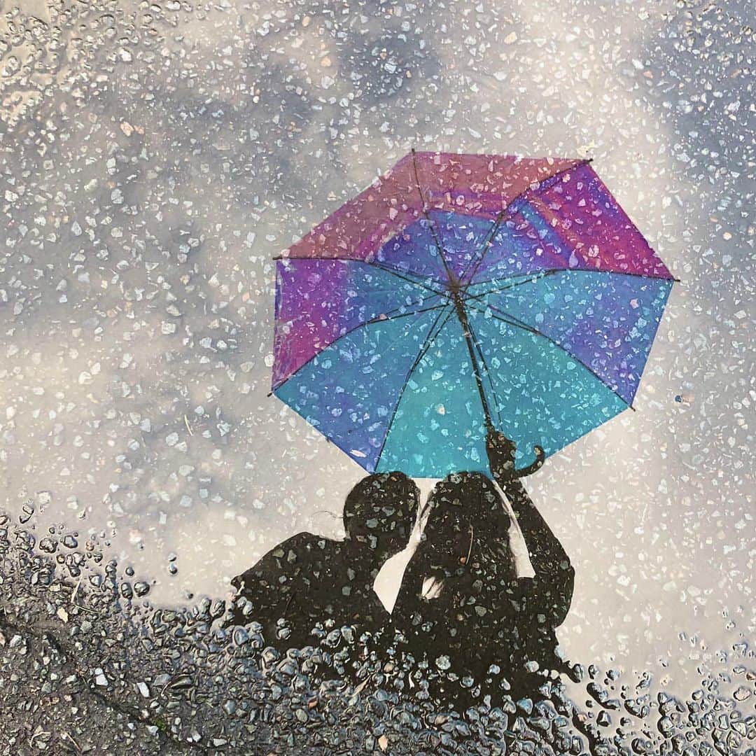 ローリエプレス編集部さんのインスタグラム写真 ローリエプレス編集部instagram 雨の日も楽しくすごせる オーロラ傘 気分が上がって雨の日が待ち遠しくなるかも Thank You Natsuhime00 Laurierpress ローリエプレス