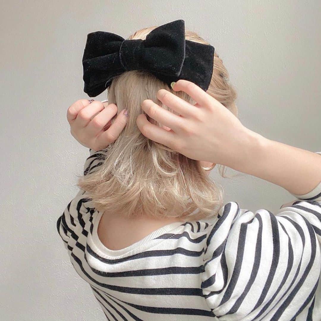 Larmeさんのインスタグラム写真 Larmeinstagram 𝐭𝐨𝐝𝐚𝐲 𝐬 𝐭𝐨𝐩𝐢𝐜𝐬 ビッグリボンバレッタ 簡単なヘアアレンジに 留めるだけでとびきり キュートな後ろ姿に