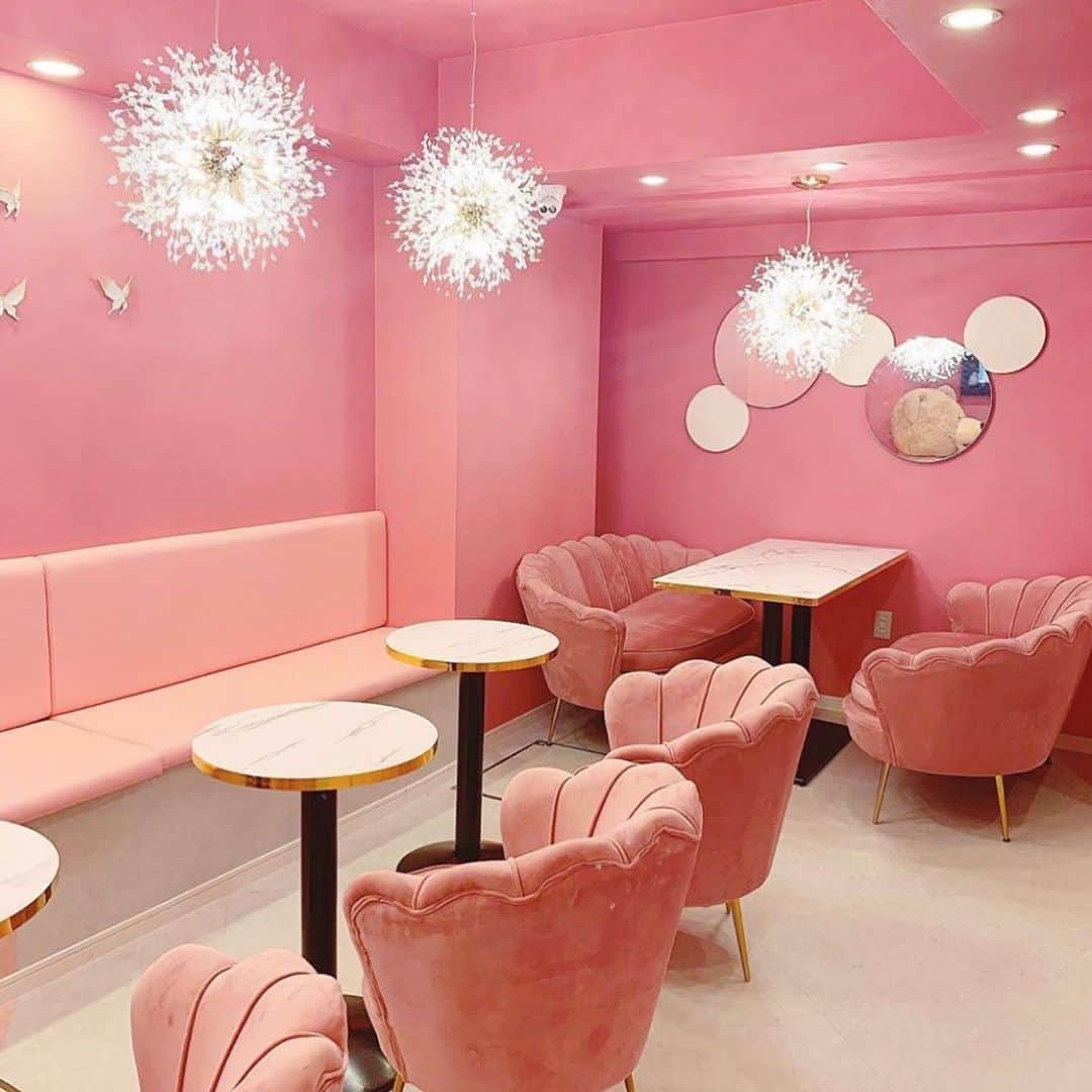 Larmeさんのインスタグラム写真 Larmeinstagram 𝐭𝐨𝐝𝐚𝐲 𝐬 𝐭𝐨𝐩𝐢𝐜𝐬 ピンクカフェ 東京の三田にある 店内が ピンクの タピオカ屋さん 猫茶 大きなくまのぬいぐるみや
