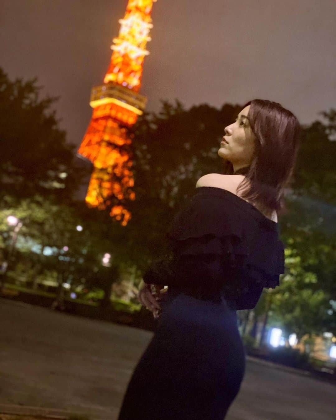 松井珠理奈さんのインスタグラム写真 - (松井珠理奈Instagram)「Do you have any memories of Tokyo? 🗼 初めて東京に来たときは、小学生でした。 ドキドキしながら先輩達の中に飛び込んだ私。 子どもだった私をここまで成長させてくれた皆様との出会いに感謝しています。  #japan  #tokyo  #tokyotower  #jurinamatsui  #fashion #photooftheday  #love  #thankyou  #東京 #東京タワー  #ありがとう #感謝  #ファッション #🗼」10月15日 0時43分 - jurinamatsui3