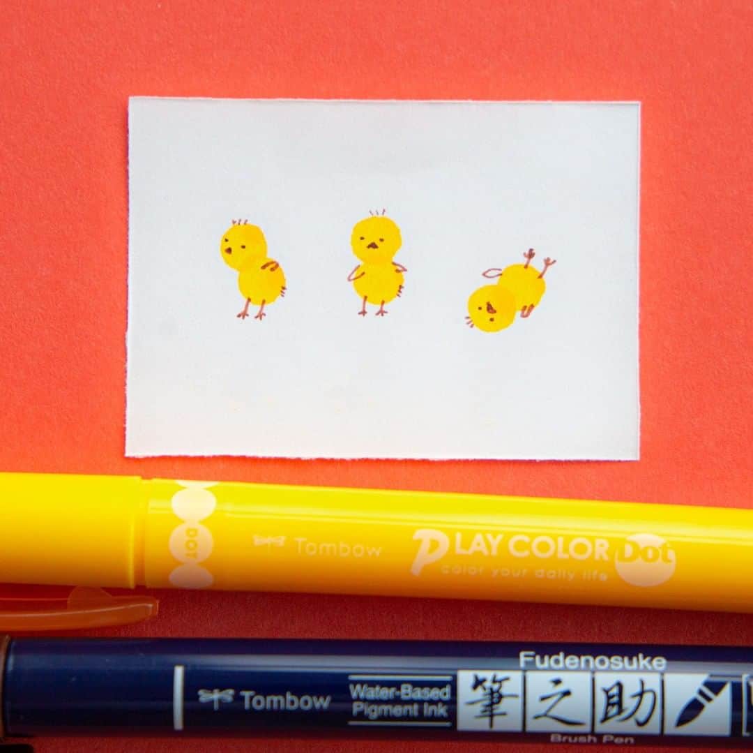 トンボ鉛筆さんのインスタグラム写真 トンボ鉛筆instagram プレイカラードット で描く簡単ひよこイラスト 茶色の書き込みは筆之助ブラウンで描きました 力の入れ具合によって細い線も描けるので イラストにも使えます プレイカラードットアレンジ