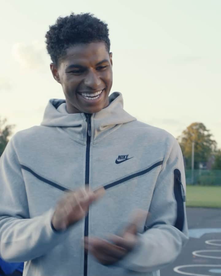 NIKEのインスタグラム：「@marcusrashford has earned a nod from the Queen and raised £20 million. The forward for England’s National team is continuing his campaign to end child food poverty in the UK. 👏 ⠀ “I think if we do it right we can change what the future looks like.” By rallying both the government and the food industry together, Marcus is using his platform to ensure that all school kids have access to meals. Give him a follow to watch how he makes history, both on the pitch and in schools. ⠀ In this series, we’re highlighting exceptional athletes like Marcus who fight the good fight for what they believe in. ⠀ 🎥: @joshblaaberg and @joelhoneywell」