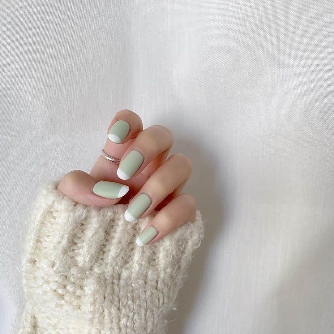 大野莉昂さんのインスタグラム写真 大野莉昂instagram New Nail Mint Green White マットにして冬っぽくしてもらった 今回のもお気に入り ありがとうございました Mint Misaki ジェルネイル ミントグリーン ミント