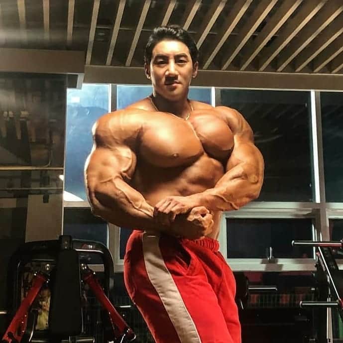 CHUL SOONさんのインスタグラム写真 - (CHUL SOONInstagram)「Side chest . . . Huge training Program available at chulsoon.com  Follow the Facebook page to see work outs.  Facebook.com/chulsoonofficial @chul_soon @chulsoon_official (한국계정)  ______________________________ #Musclemania Pro #teamchuls makeup #bear #teddybear #cutebear #fitness #chulsoon #korean #fitnessmodel  #aesthetic #aesthetics #wbff #ifbb #chulsoon2020 #motivation  #fitfam  #다이어트 #식단」11月1日 21時10分 - chul_soon