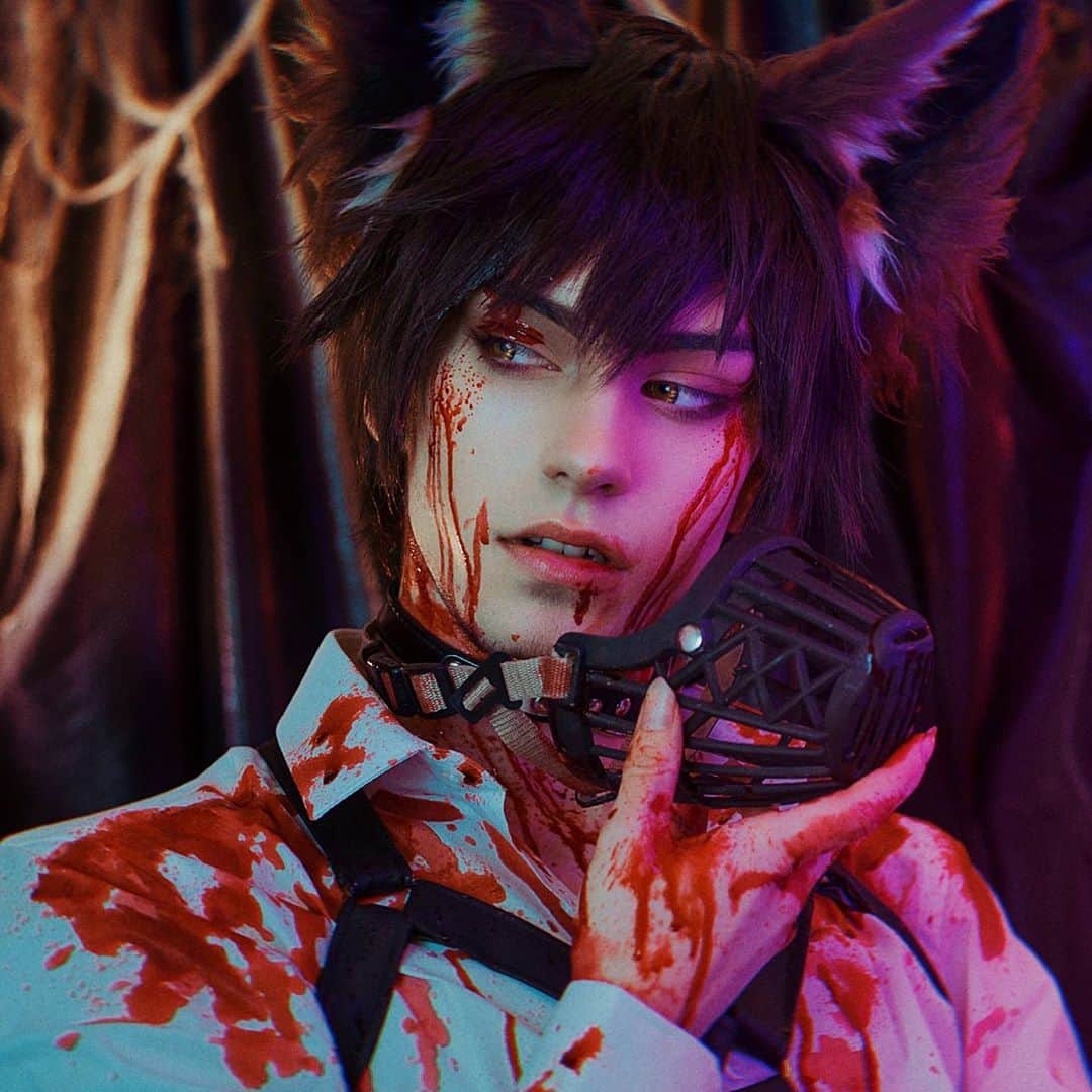 Geheのインスタグラム：「How's your Halloween going? I've haven't done much besides watching scary movies at home and working little by little on new cosplays and photo ideas 🐺」
