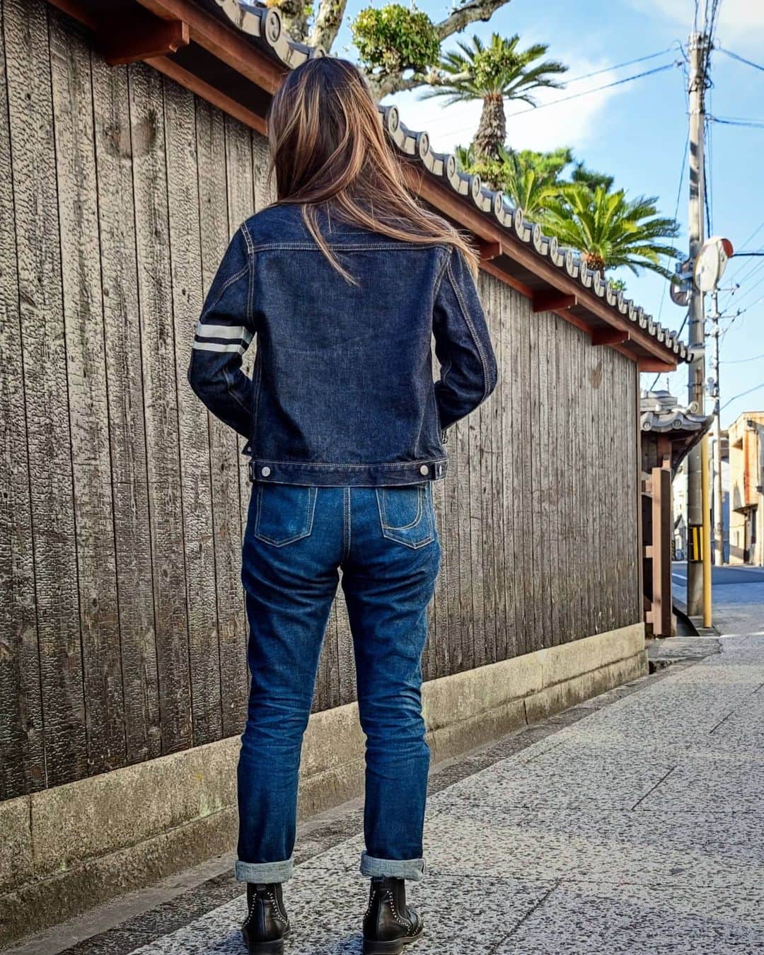 Momotarojeansさんのインスタグラム写真 Momotarojeansinstagram Denim On Denim For Women Gtb Jacket Copper Jeans 女性のデニムオンデニムコーデ 出陣のジャケット 銅丹ジーンズで生地とディテールに違いを出しています 11月4日 16時49分