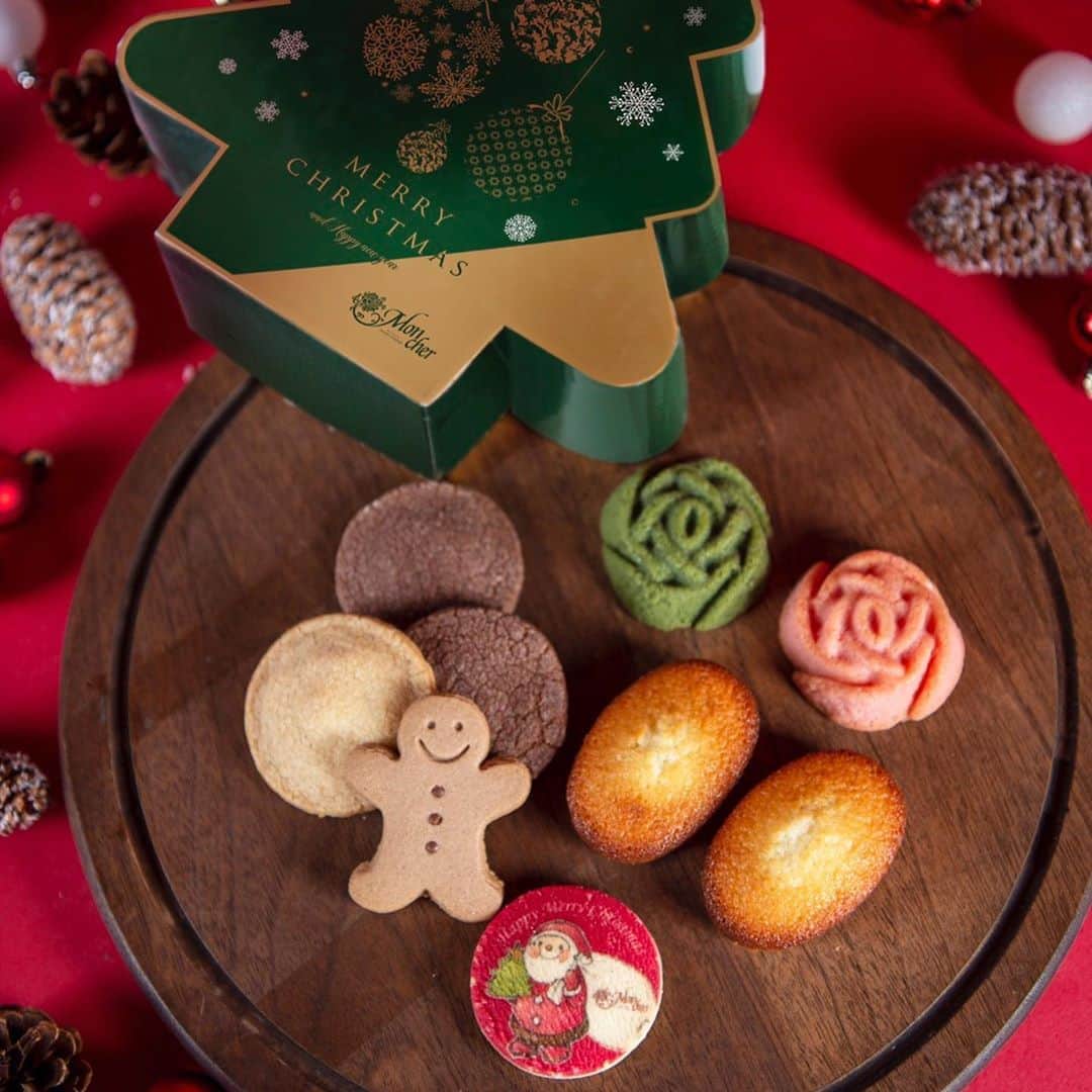 堂島ロール モンシェール さんのインスタグラム写真 堂島ロール モンシェール Instagram クリスマス焼菓子ボックス クリスマスクッキー ジンジャークッキー 毎年ご好評頂いている今だけ クリスマスツリー の形を しているお箱に入った焼菓子達