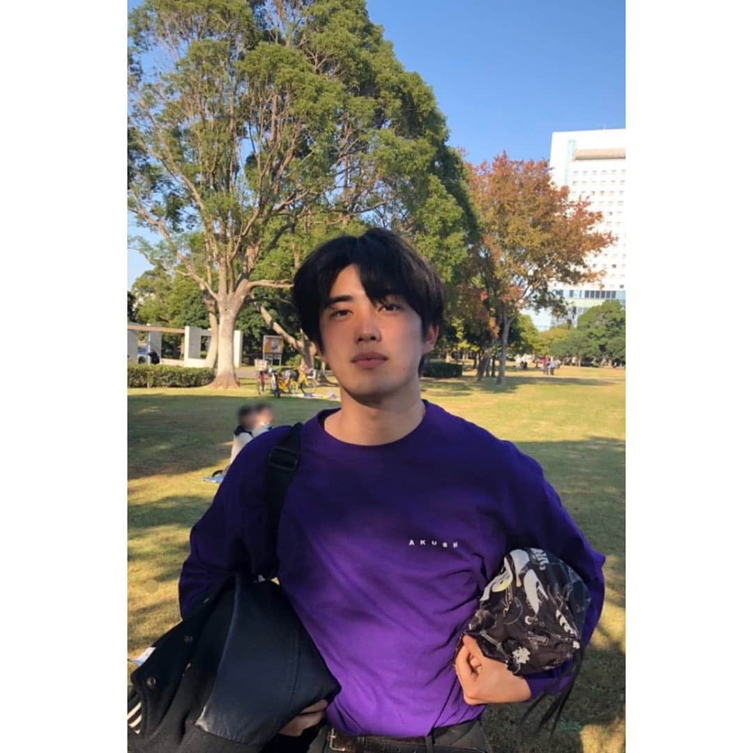 樫尾篤紀のインスタグラム：「先日久しぶりに友達と先輩達と チームを組んでサッカーをしてきました！ 初のトーナメント戦をして 4試合無敗の優勝をしました。 まさかの優勝の特典はなかったけど 体を動かして最高に楽しかった😌 勝ったから最後にドヤ顔で写真を撮りました😎」