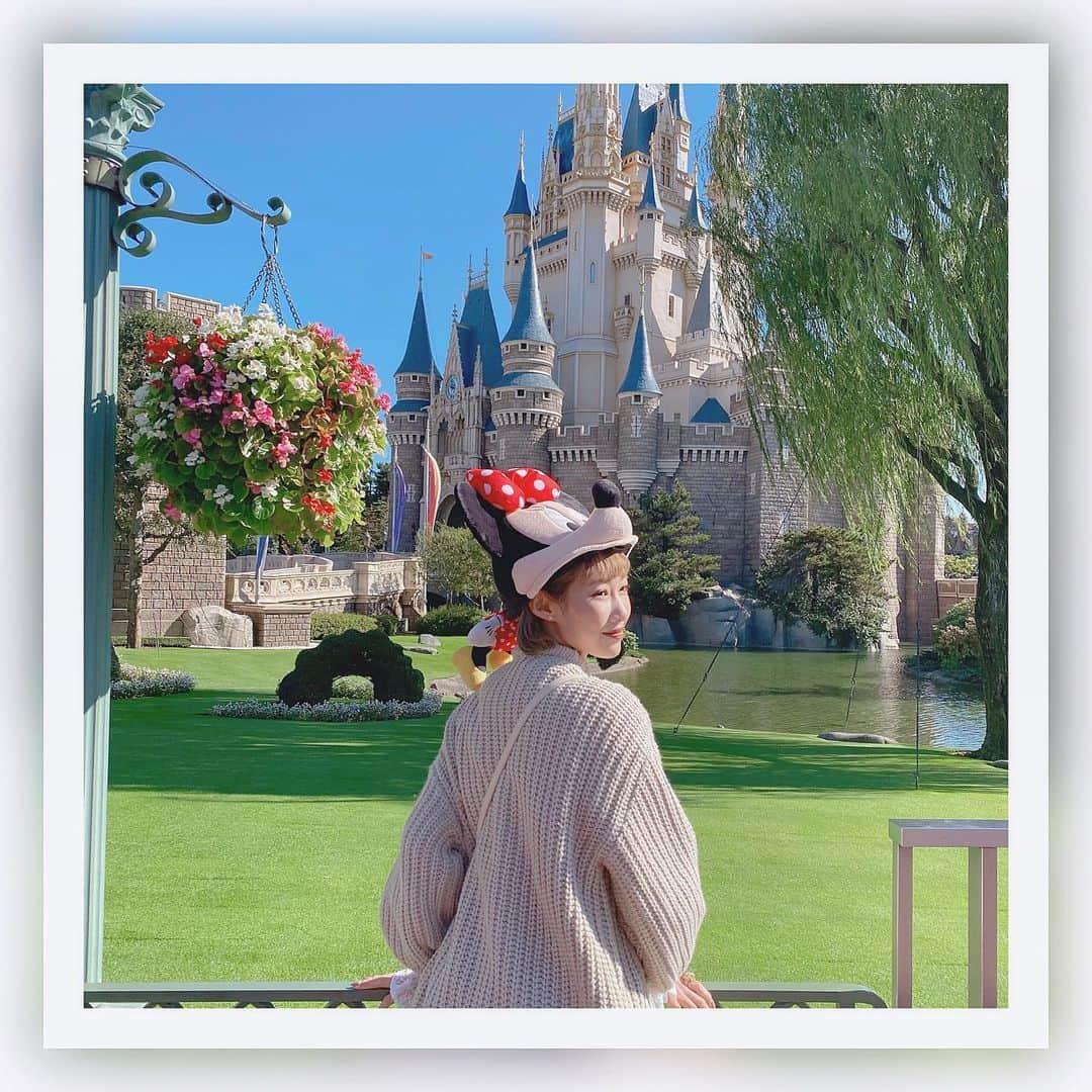 稲葉るりさんのインスタグラム写真 稲葉るりinstagram 何歳になってもシンデレラ城は女の子の憧れだと思う Disney Disneyland Disneycode ディズニーランド ディズニーランドコーデ ワントーンコーデ シミラールック シミラールック ディズニー 夢が