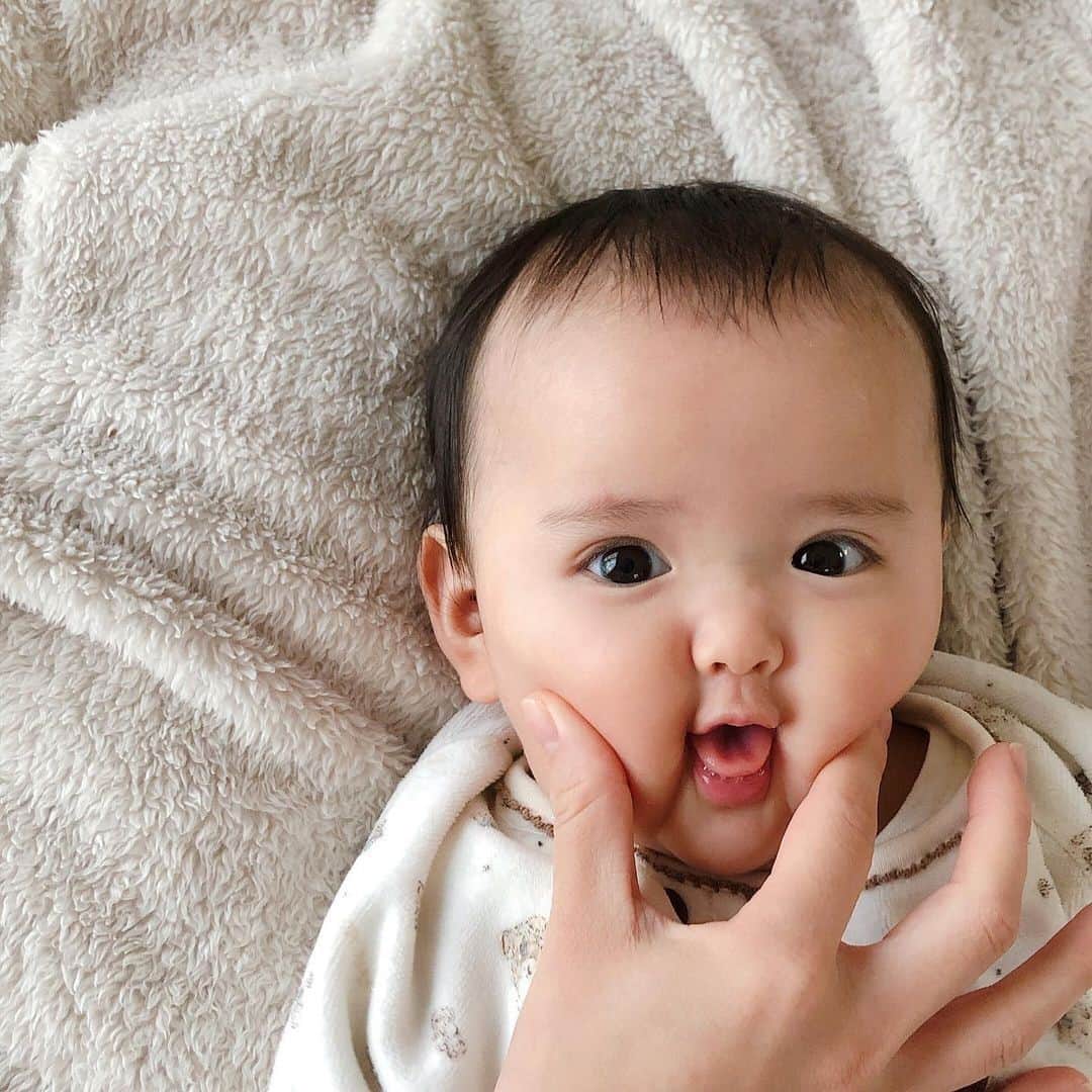 ままのてさんのインスタグラム写真 ままのてinstagram ほっぺをぷにっ ままのて ほっぺをぷにっとしています かわいい笑顔ですね 癒やされます 生後4ヶ月 天使の寝顔 Aoiori Mama 様の投稿です