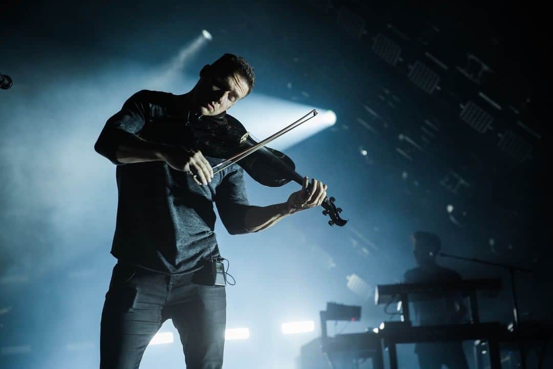 OneRepublicのインスタグラム：「More cowbell? Nah, more fiddle! 🎻🔥🤠」