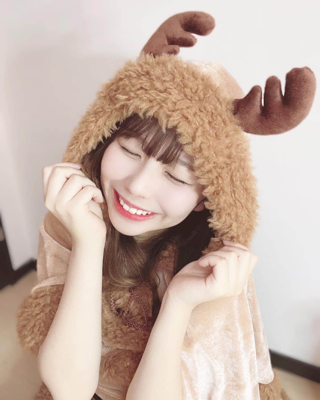 今井瞳さんのインスタグラム写真 - (今井瞳Instagram)「🎄 ㅤㅤㅤㅤㅤㅤㅤㅤㅤㅤㅤㅤㅤ 昨日は少し早いクリスマスでした！ 衣装は、、初トナカイでした(　^ω^)♡」12月20日 16時00分 - i_hitomi_0531