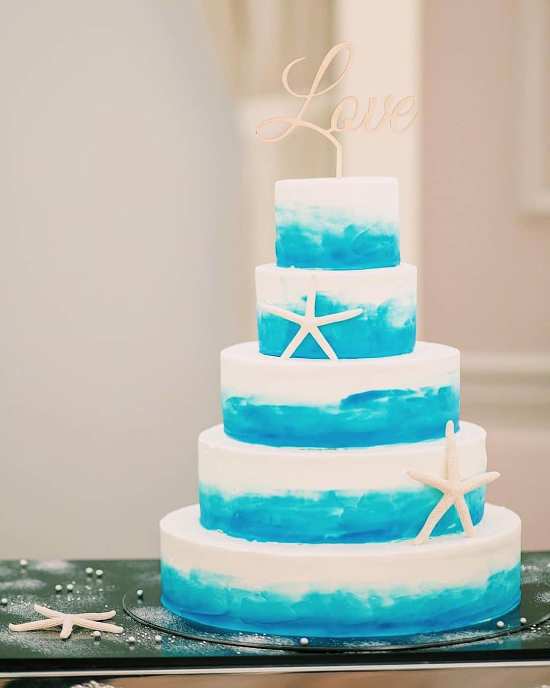 Rihoさんのインスタグラム写真 Rihoinstagram Wedding Cake １番こだわったウェディングケーキ プロポーズされた宮古島の海を イメージして作ってもらいました ケーキの仕上がりわ当日まで分からんけん ドキドキだったけど予想以上で