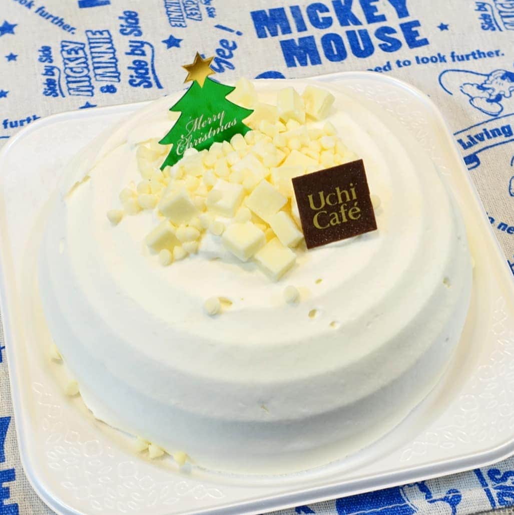柴子のインスタグラム：「クリスマスケーキ🎄はローソンのウチカフェw  会社帰りに寄ったら半額でした(о´∀`о)ノ #クリスマスケーキ #ウチカフェ　 #お得」