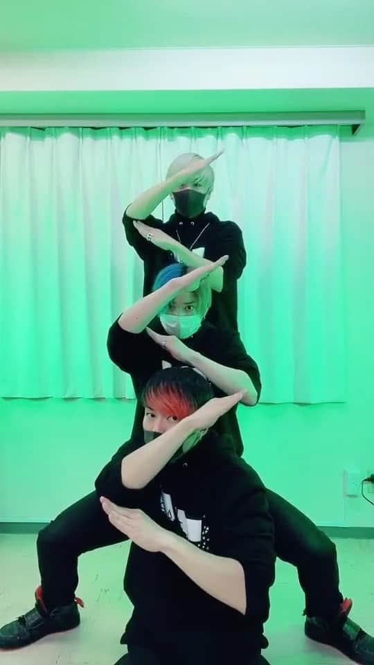 KENSHIN -XTRAP-のインスタグラム：「🦖🦎🐍 Choreographed by @xtrap.official」