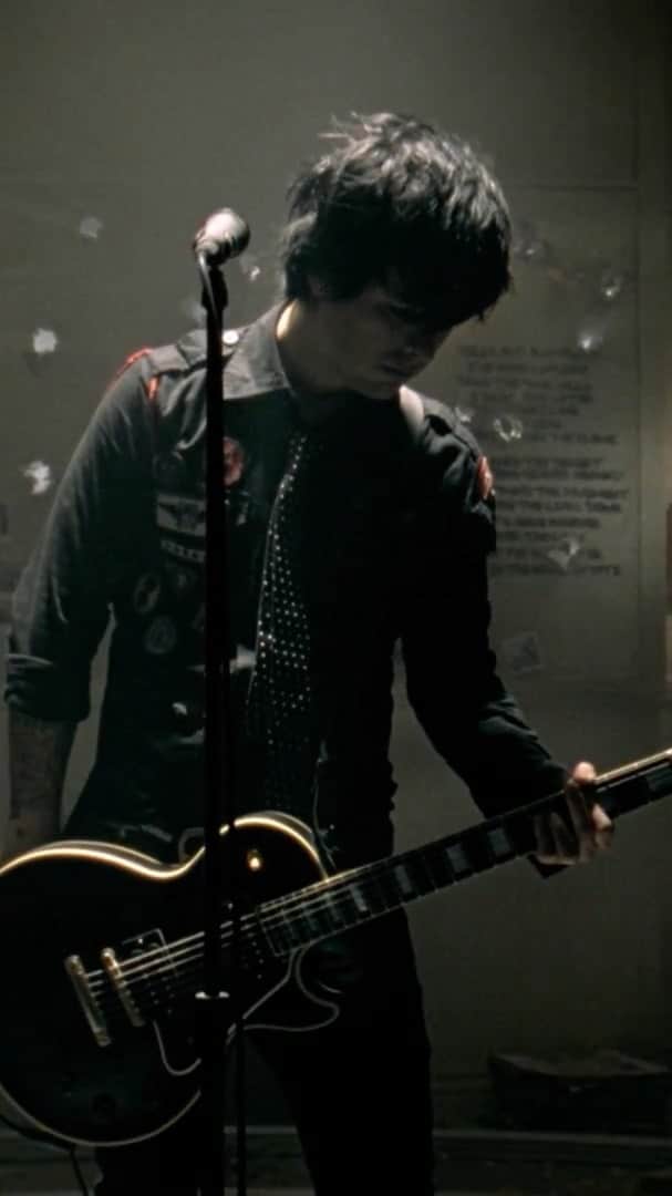 Green Dayのインスタグラム：「#21guns #newyears2021」