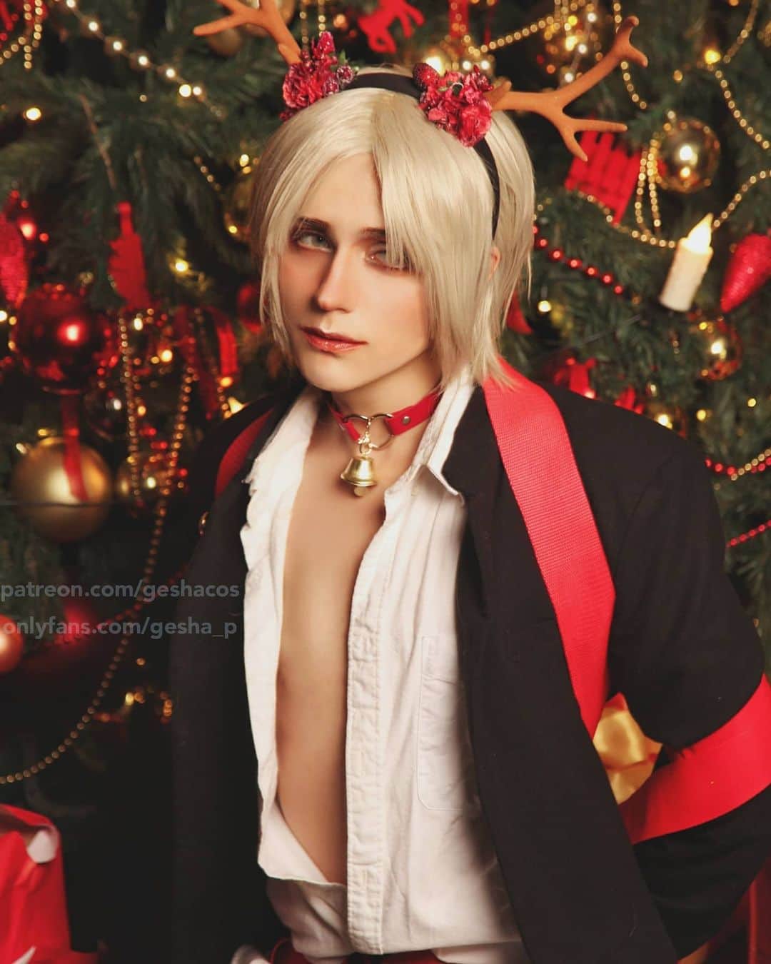 Gesha Petrovichのインスタグラム：「Happy 2021 🎄🎊🎉 Repost  #JianYi For good luck 😜🙏🥺❤️🦌🦌🦌🦌🦌🦌🦌🦌 #oldxian  #19DAYS  #old先  Wig @geshacos Ph @Diemaru_Sol  Full wallpaper for any tier ☺️ 1/3 of this photoshoot avaliable for my "Honey" tier  2/3 of this photoshoot avaliable for my "Angel"tier Full photoset + NSFW +extra 🌶️ for my "Muse" tier P♥️treon👇 In end of month☃️☃️☃️☃️」
