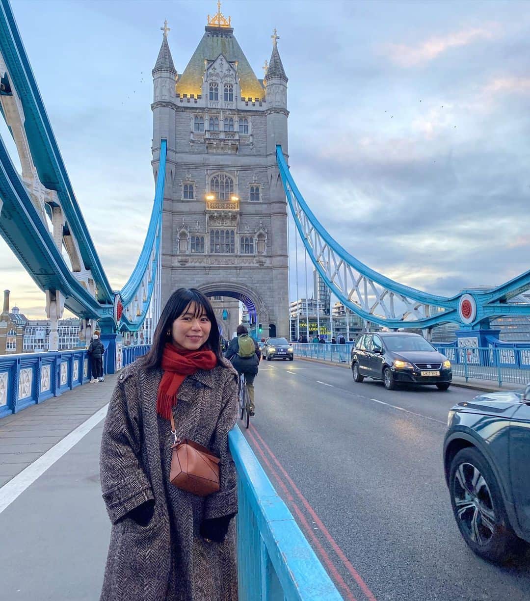 Yu-kiのインスタグラム：「Happy new year and wishing you a wonderful 2021🤍another day on tower bridge. まだまだ大変な状況ではあるけれど、気持ちは常に前向きに。#towerbridge#london#uk#2021」