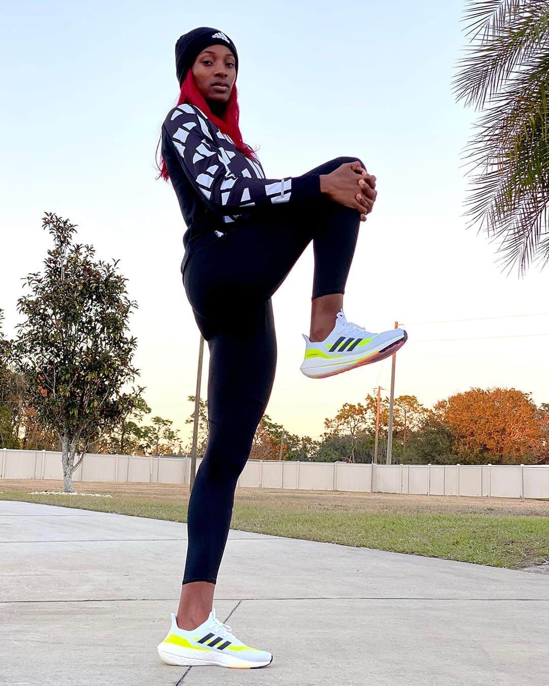 adidas Womenのインスタグラム：「3 ways to unlock incredible energy return while looking 🔥  Courtesy of Olympic Champion, @hey_itsshaunae  #ULTRABOOST 21 ⚡」