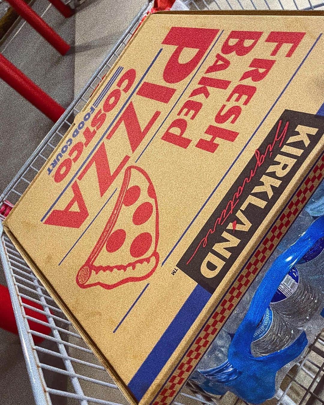 Uさんのインスタグラム写真 - (UInstagram)「みんな元気してますか？ たまにはまとめてあげようと思って 最近の休日の時のphoto📷 お出かけが大好きなんだよね！ 最近はウルくんも同行しがち🐺🤍 I love going out‼︎  Accompanied by Uru  🍕大きかったな 全部食べたけど😏  #goingout #costco #pizza  #shopping #holiday #ウルくん  #コロナおさまれ🙏🙏」1月16日 23時19分 - u_antime_