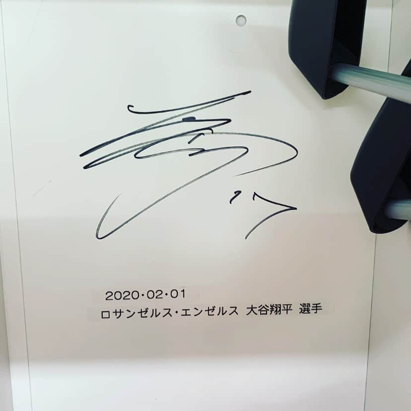 横川凱のインスタグラム：「世界で一番尊敬してます。 ロッカー開けたら、たまたまサインありました。」