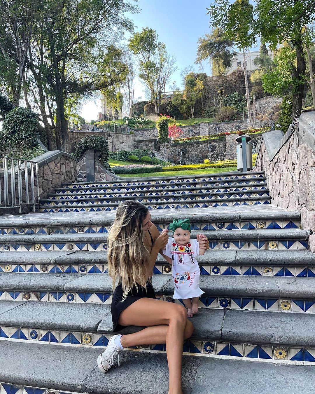 Elisabeth Riouxのインスタグラム：「I don’t know who’s prouder, me or Wolfie ? 😍🥰🌹✨ she’s growing up way too fast, my mom said I was the same, I started walking wayyyyy to early hihi Wolfie seems to follow mommy’s steps 🙇🏼‍♀️  Ps: my new vlog will be up on youtube in about 10 minutes, I’m revealing the secret person identity 🙏🏽」
